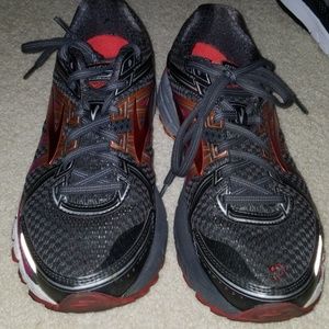 Womens athletic shoes